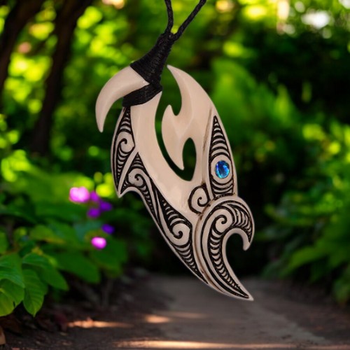 Bound Manaia Hook with Moko Pendant - XMT Creations