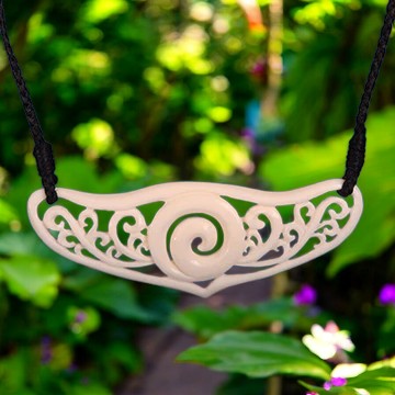 Intricate Koru Breastplate Pendant - XMT Creations