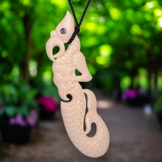 bone_XL_manaia_with_pāua_pendant - XMT Creations