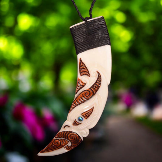 stained_manaia_pig_tusk_pendant - XMT Creations